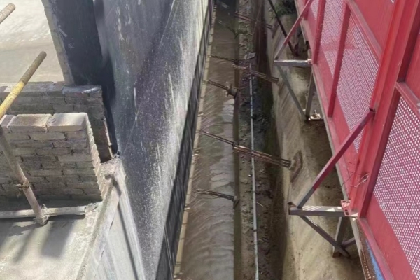 厦门国际银行新总部大厦固化土肥槽回填.jpg